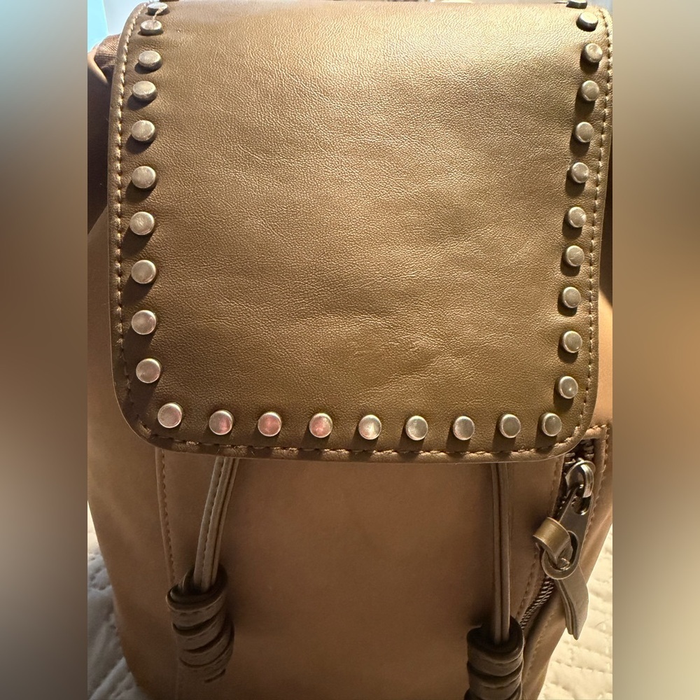 Universal Thread Studded Flap Drawstring Backpack in Brown LIKE NEW - Picture 4 of 7
